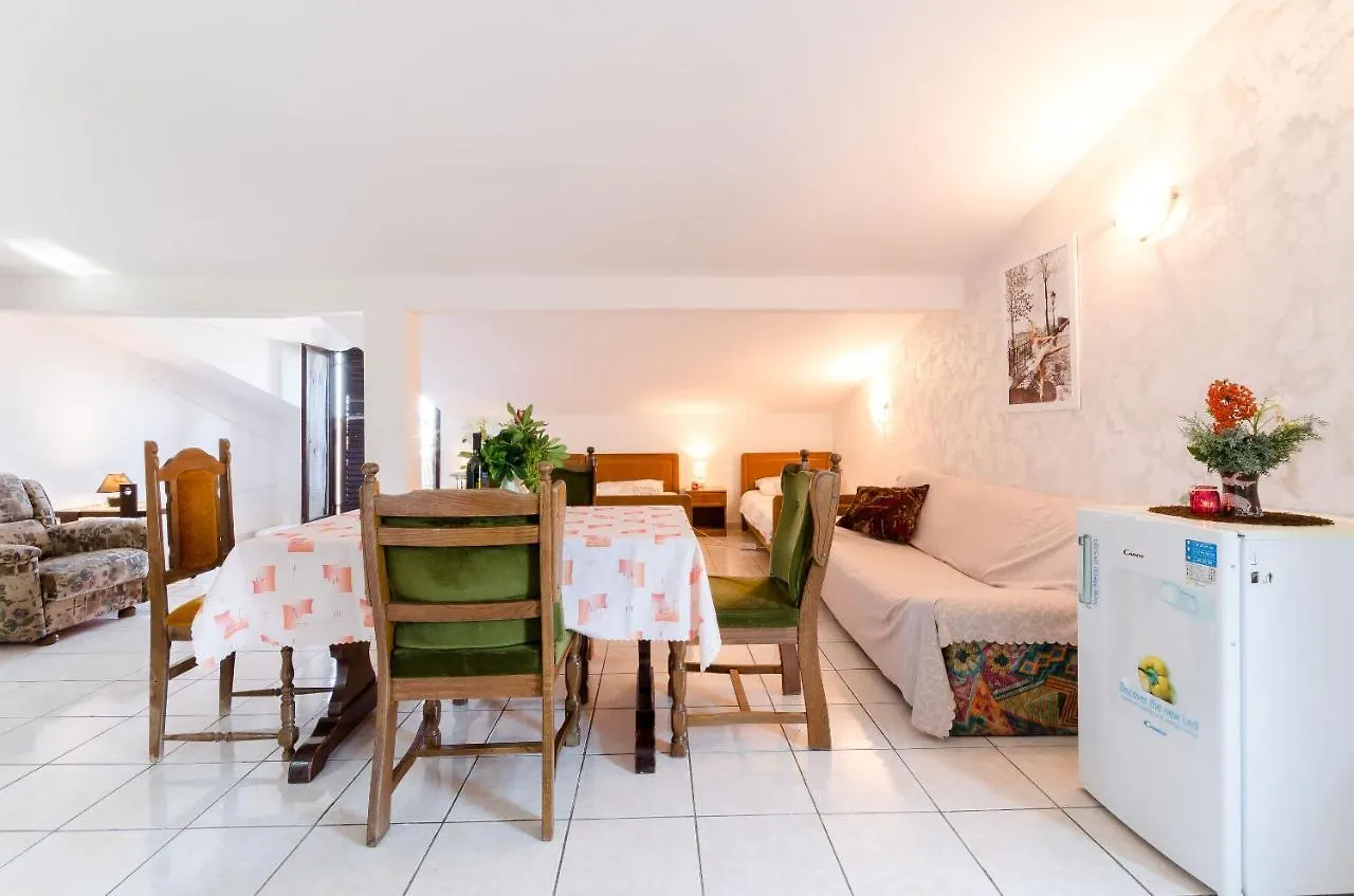 Apartments Drago Banjole